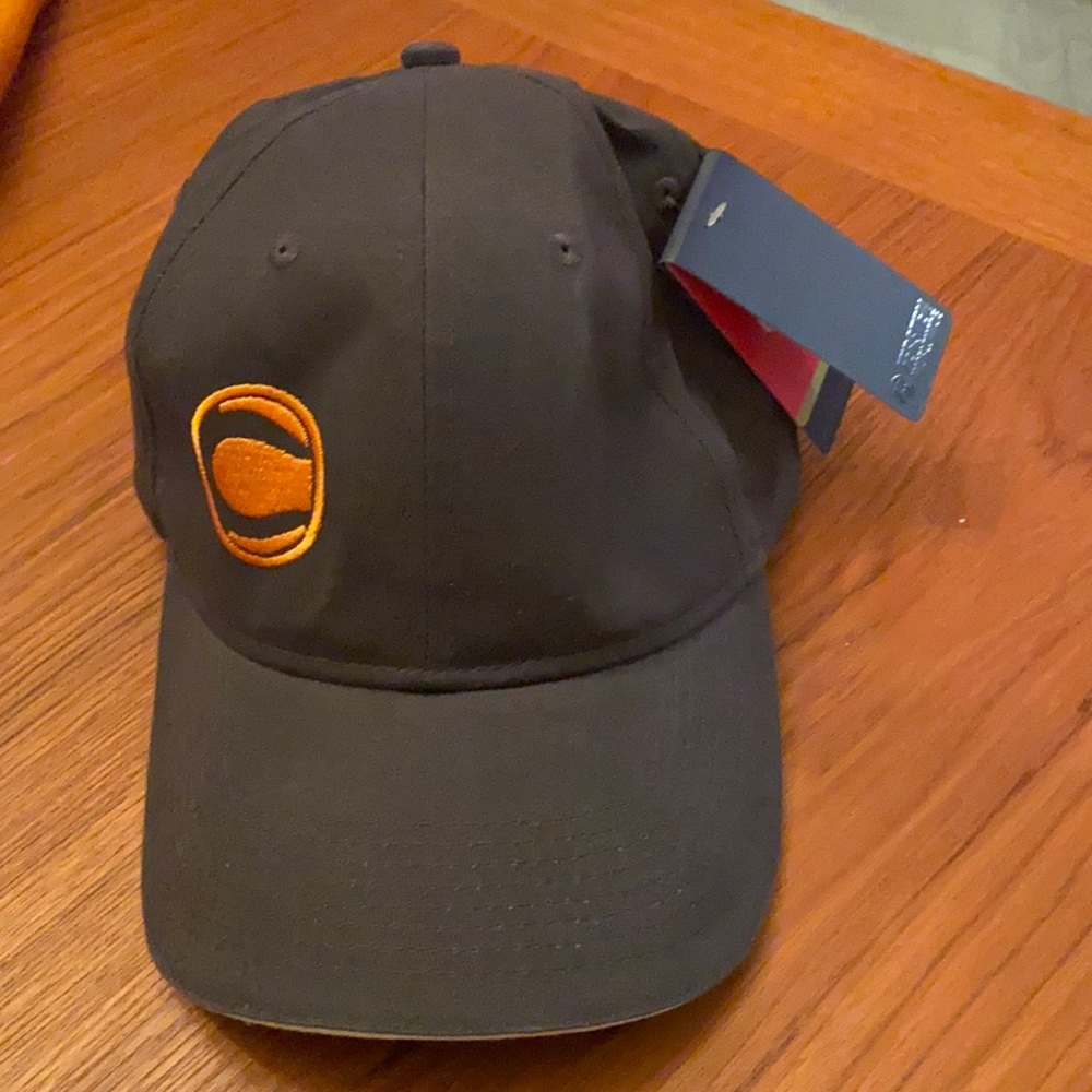 NWT Covers Grey Ball Cap